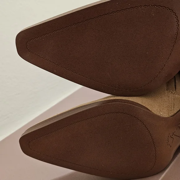 New SARTO By Franco Sarto Tan Heeled Boots - Picture 5 of 7